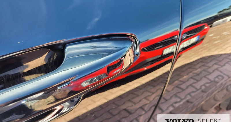 Volvo V60 Cross Country cena 179900 przebieg: 38000, rok produkcji 2021 z Szczekociny małe 497